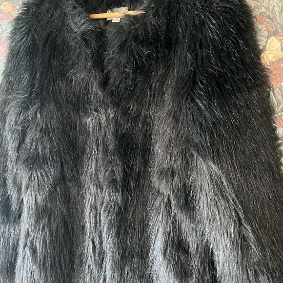Hudson Bay Black Faux Fur Shaggy Jacket - Picture 6 of 13